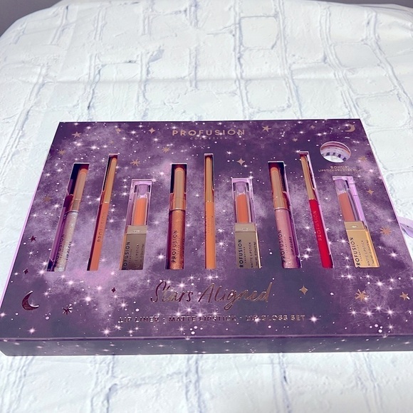 Brand New! Lip liner, mad at lipstick, and lipgloss set - Picture 2 of 7